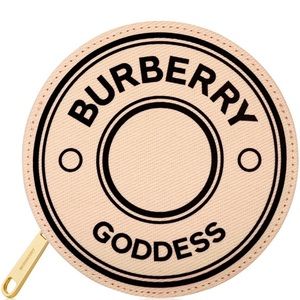 Burberry Goddess Pouch 🖤